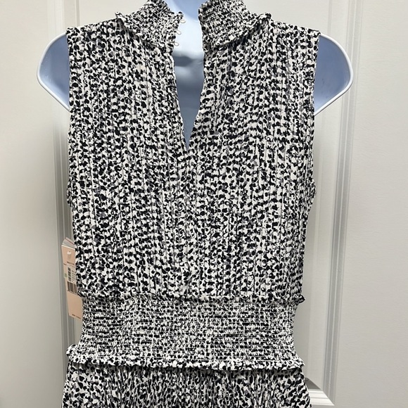 NWT Beautiful pleated Nanette Lepore Dress - Picture 9 of 16